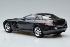 Mercedes SLR McLaren Čierny CMC 1:18 M-045F Kov – obrázok 7 z 10
