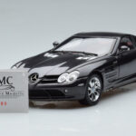Mercedes SLR McLaren Čierny CMC 1:18 - image 8 of 10