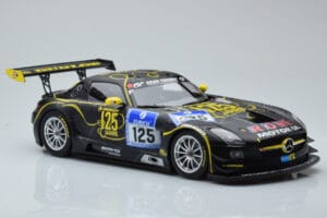 Mercedes SLS AMG GT3 Rowe Racing #125 Zehe / Bullitt / Renger / Hartung ADAC 24 Hours of Nurburgring 2013 Minichamps 1:18 151 – obrázok 4 z 6