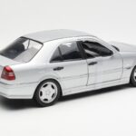 Mercedes C36 AMG W202 Strieborný UT Models 1:18 - image 2 of 6