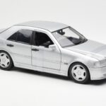 Mercedes C36 AMG W202 Strieborný UT Models 1:18 - image 4 of 6