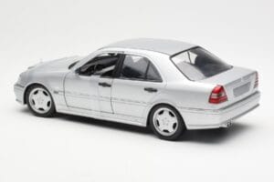 Mercedes C36 AMG W202 Strieborný UT Models 1:18 180035000 Kov – obrázok 5 z 6
