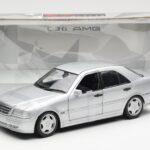 Mercedes C36 AMG W202 Strieborný UT Models 1:18 - image 6 of 6