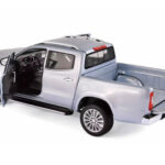 Mercedes X-Class Strieborná Norev 1:18 - image 2 of 2