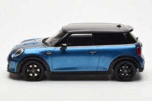 Mini Cooper S F56 Island Modrý Otto 1:18 OT982 Živica – obrázok 3 z 6