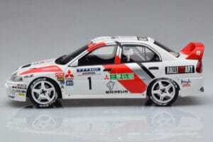 Mitsubishi Lancer Evo 4 T. Makinen / S. Harjanne Rally Catalunya 1997 Otto 1:18 OT409 Živica – obrázok 3 z 6
