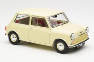 Morris Mini Minor Biely Kyosho 1:18 08964W Kov – obrázok 6 z 8