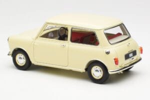 Morris Mini Minor Biely Kyosho 1:18 08964W Kov – obrázok 7 z 8