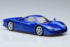 Nissan R390 GT1 Road Car GT Spirit 1:18 GT403 Živica – obrázok 4 z 6