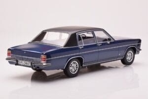Opel Diplomat B Tmavo Modrý Metalický MCG 1:18 MCG18336 Kov – obrázok 2 z 6