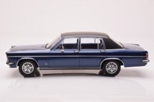 Opel Diplomat B Tmavo Modrý Metalický MCG 1:18 MCG18336 Kov – obrázok 3 z 6