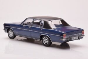 Opel Diplomat B Tmavo Modrý Metalický MCG 1:18 MCG18336 Kov – obrázok 5 z 6