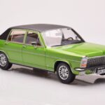 Opel Diplomat B Zelený Metalický MCG 1:18 - image 4 of 6