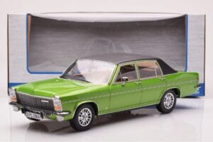 Opel Diplomat B Zelený Metalický MCG 1:18 MCG18337 Kov – obrázok 6 z 6
