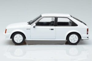 Opel Kadett D GTE Biely MCG 1:18 MCG18268 Kov – obrázok 3 z 6
