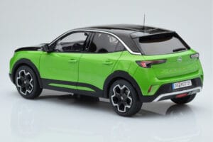 Opel Mokka-e GS Line Matcha Zelený Otto 1:18 OT435 Živica – obrázok 4 z 5