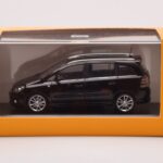 Opel Zafira B OPC Čierny Minichamps 1:43 - image 4 of 4