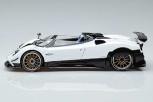 Pagani Zonda HP Barchetta Carbon Fiber Biely LCD 1:18 LCD18009-WH Kov – obrázok 5 z 9