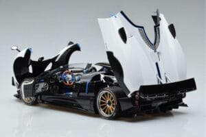 Pagani Zonda HP Barchetta Carbon Fiber Biely LCD 1:18 LCD18009-WH Kov – obrázok 7 z 9