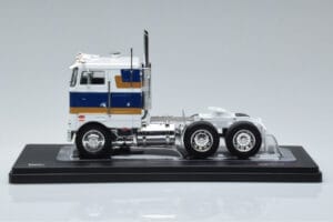 Peterbilt 352 H Biely IXO 1:43 TR078 Kov – obrázok 3 z 6