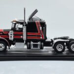 Peterbilt 359 Čierny Červený IXO 1:43 - image 2 of 4