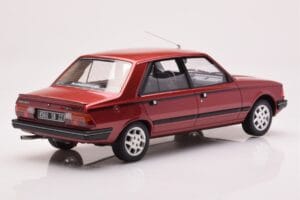 Peugeot 305 GTX Červený Plaisir Otto 1:18 OT1032 Živica – obrázok 2 z 6
