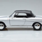Peugeot 404 Kabriolet Strieborný Norev 1:18 - image 4 of 8
