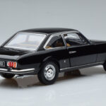 Peugeot 504 Coupe Čierny Norev 1:18 - image 3 of 7