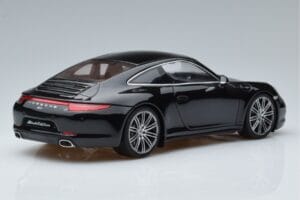 Porsche 911 991 Carrera 4 Black Edition GT Spirit 1:18 GT114 Živica – obrázok 2 z 6