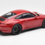 Porsche 911 991 Carrera GTS Carmine Červený Schuco 1:18 450039000 - image 3 of 8