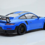 Porsche 911 GT2 RS 991.2 Weissach Package Modrý Čierne Horčíkové Kolesá Minichamps 1:18 - image 2 of 6