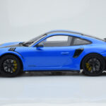 Porsche 911 GT2 RS 991.2 Weissach Package Modrý Čierne Horčíkové Kolesá Minichamps 1:18 - image 3 of 6