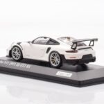 Porsche 911 991.2 GT2 RS Biely Minichamps 1:43 - image 3 of 4