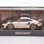 Porsche 911 991.2 GT2 RS Biely Minichamps 1:43 - image 4 of 4