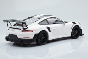 Porsche 911 GT2 RS 991.2 Weissach Package Biely Čierne Horčíkové Kolesá Minichamps 1:18 153068309 Kov – obrázok 2 z 6