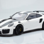 Porsche 911 GT2 RS 991.2 Weissach Package Biely Čierne Horčíkové Kolesá Minichamps 1:18