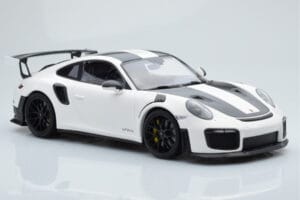 Porsche 911 GT2 RS 991.2 Weissach Package Biely Čierne Horčíkové Kolesá Minichamps 1:18 153068309 Kov – obrázok 4 z 6