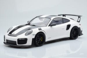 Porsche 911 GT2 RS 991.2 Weissach Package Biely Čierne Horčíkové Kolesá Minichamps 1:18 153068309