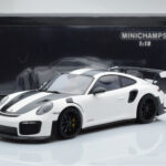 Porsche 911 GT2 RS 991.2 Weissach Package Biely Čierne Horčíkové Kolesá Minichamps 1:18 - image 6 of 6