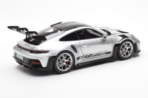 Porsche 911 992 GT3 Weissach Pack GT Strieborný Metalíza Norev 1:18 187366 Kov – obrázok 3 z 8