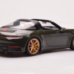 Porsche 911 992 Targa 4S Olivová Zelená GT Spirit 1:18 - image 2 of 6
