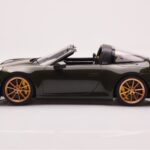 Porsche 911 992 Targa 4S Olivová Zelená GT Spirit 1:18 - image 3 of 6