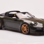 Porsche 911 992 Targa 4S Olivová Zelená GT Spirit 1:18 - image 4 of 6