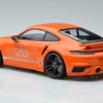 Porsche 911 992 Turbo S China 20th Anniversary Oranžový Minichamps 1:18 - image 5 of 6