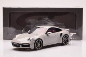 Porsche 911 992 Turbo S Crayon Šedý GT Spirit 1:18 GT431 Živica – obrázok 6 z 6
