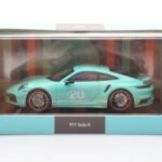 Porsche 911 992 Turbo S Mint Zelený Minichamps 1:43 - image 4 of 4