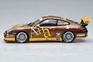 Porsche 911 996 GT3 Cup M. Marsh Carrera Cup Asia Winner 2004 AUTOart 1:18 80489 Kov – obrázok 4 z 7
