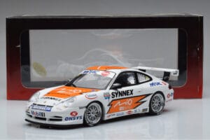 Porsche 911 996 GT3 R #1 C. Kwan Carrera Cup Asia 2004 AUTOart 1:18 80487 Kov – obrázok 7 z 7