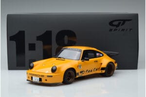 Porsche 911 RSR 3.0 Hommage Yamanouchi San GT Spirit 1:18 GT394 Živica – obrázok 6 z 6