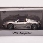 Porsche 918 Spyder Šedá Metalíza Minichamps 1:43 - image 4 of 4
